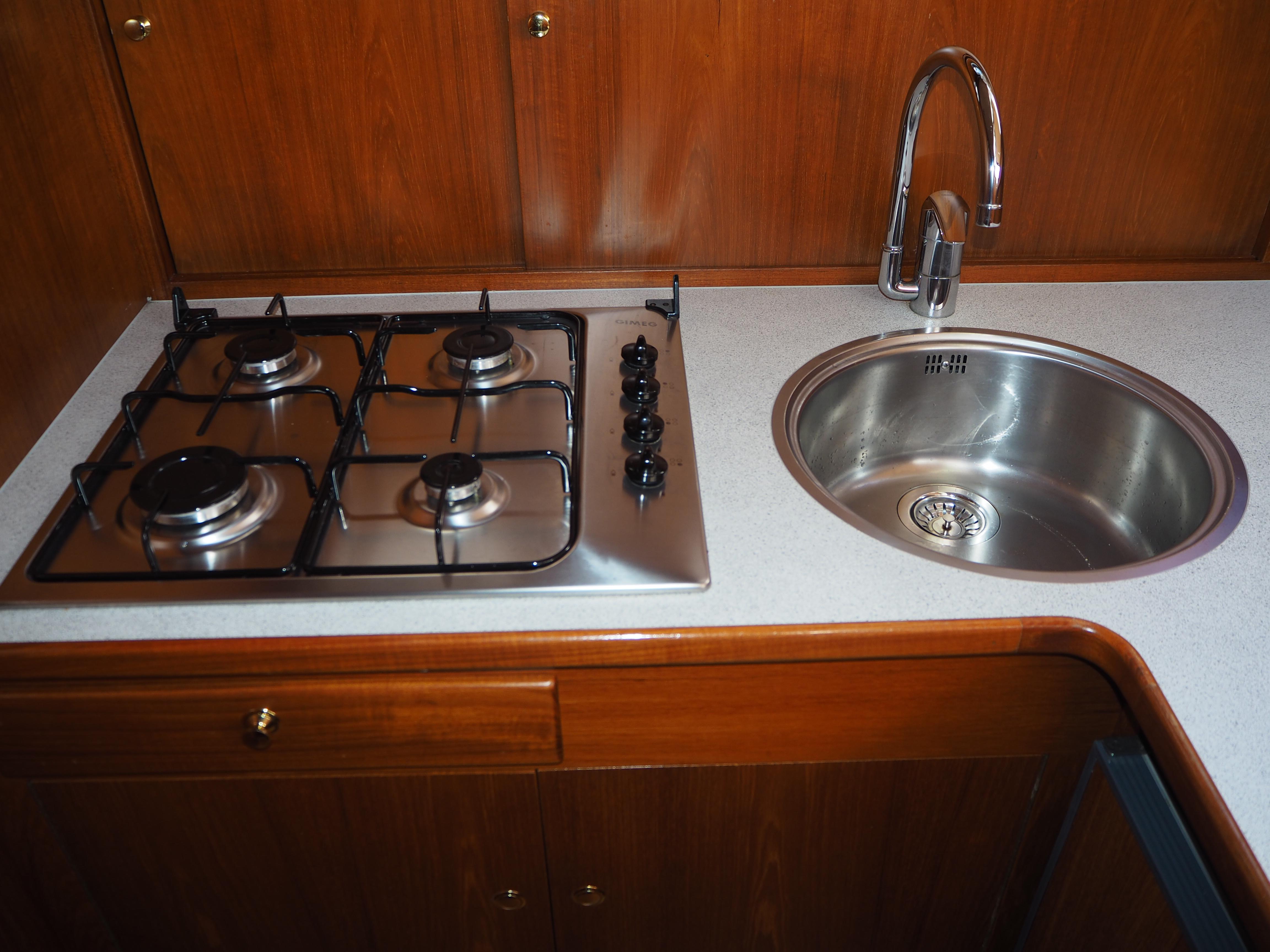 Fore ship, Accommodation